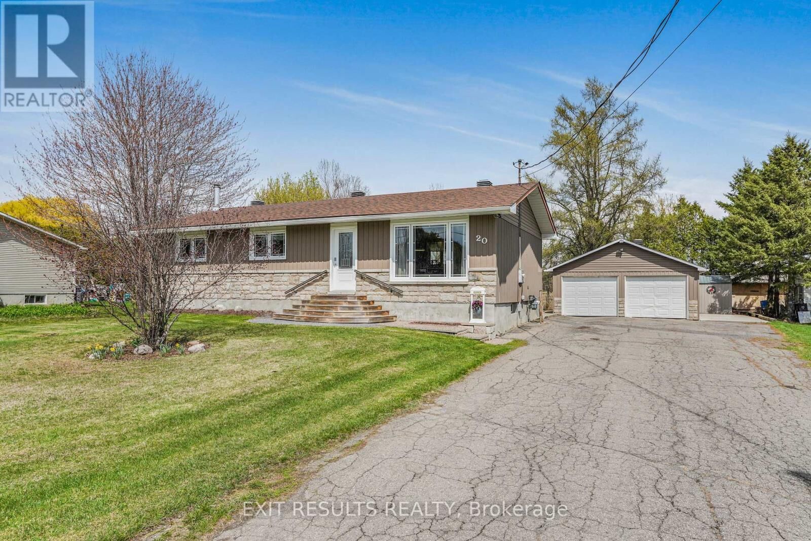 Property Photo:  20 Manitou Street  ON K0A 1W0 