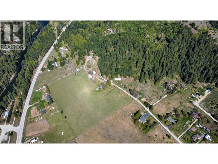 Upper Slocan Park Road Road — photo 1