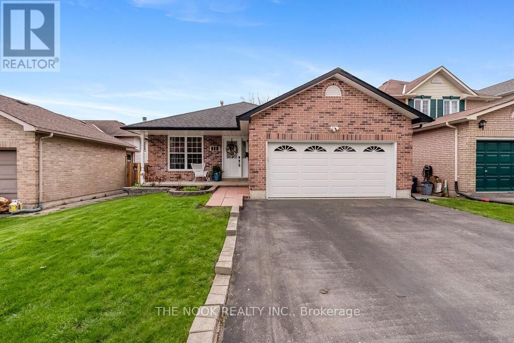 Property Photo:  117 McFeeters Crescent  ON L1C 4K6 