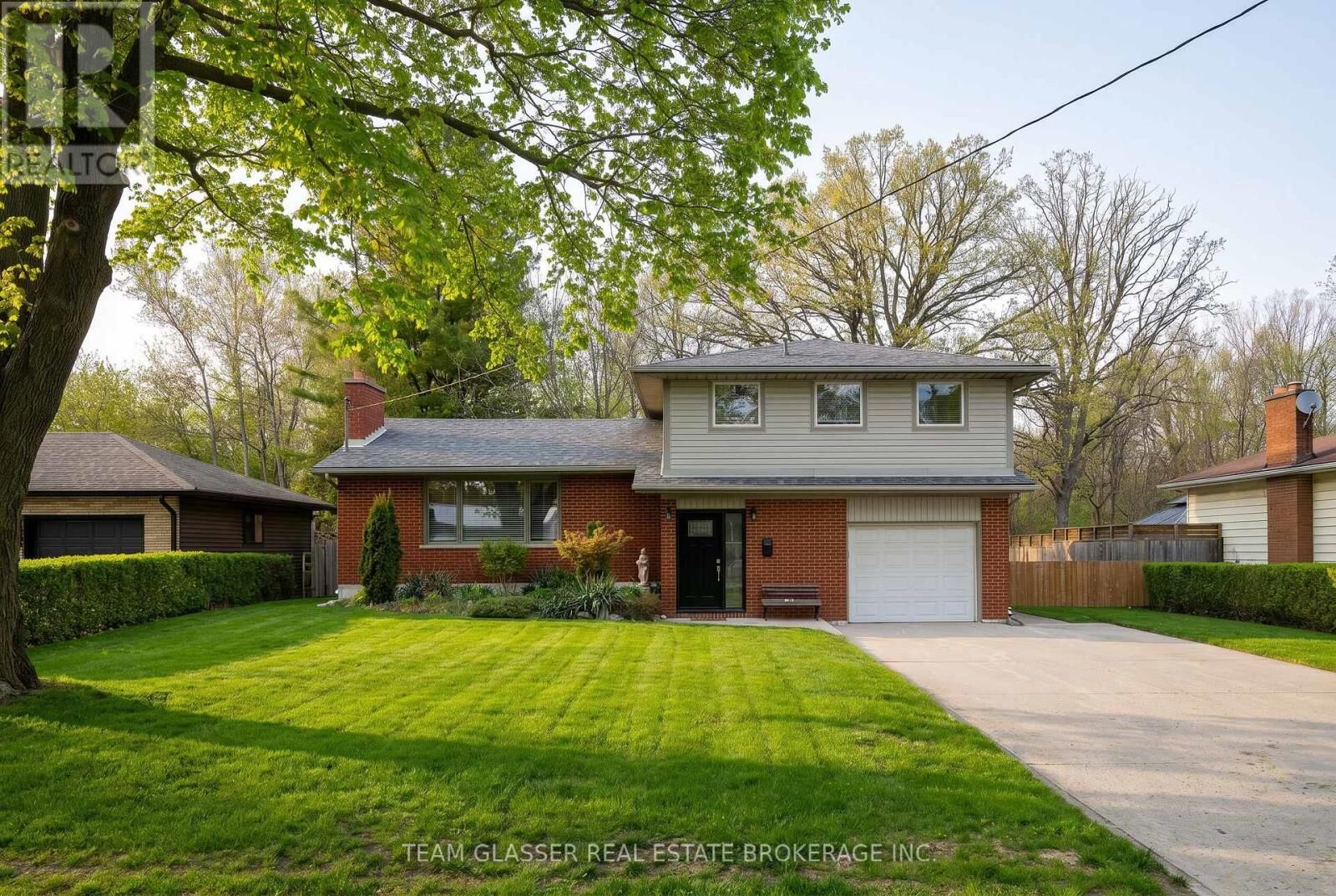 Property Photo:  78 Dennis Avenue  ON N6P 1B5 