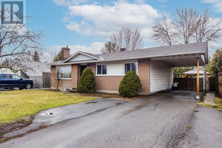 Property Photo:  1542 St. Georges Street  ON K1E 1P9 