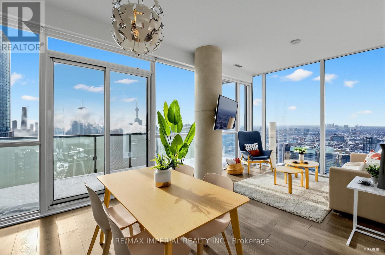 Property Photo:  15 Grenville Street Ph03  ON M4Y 0B9 