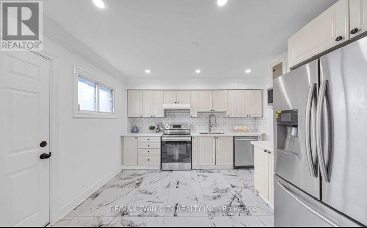 Property Photo:  962 Midland Avenue  ON M1K 4G3 