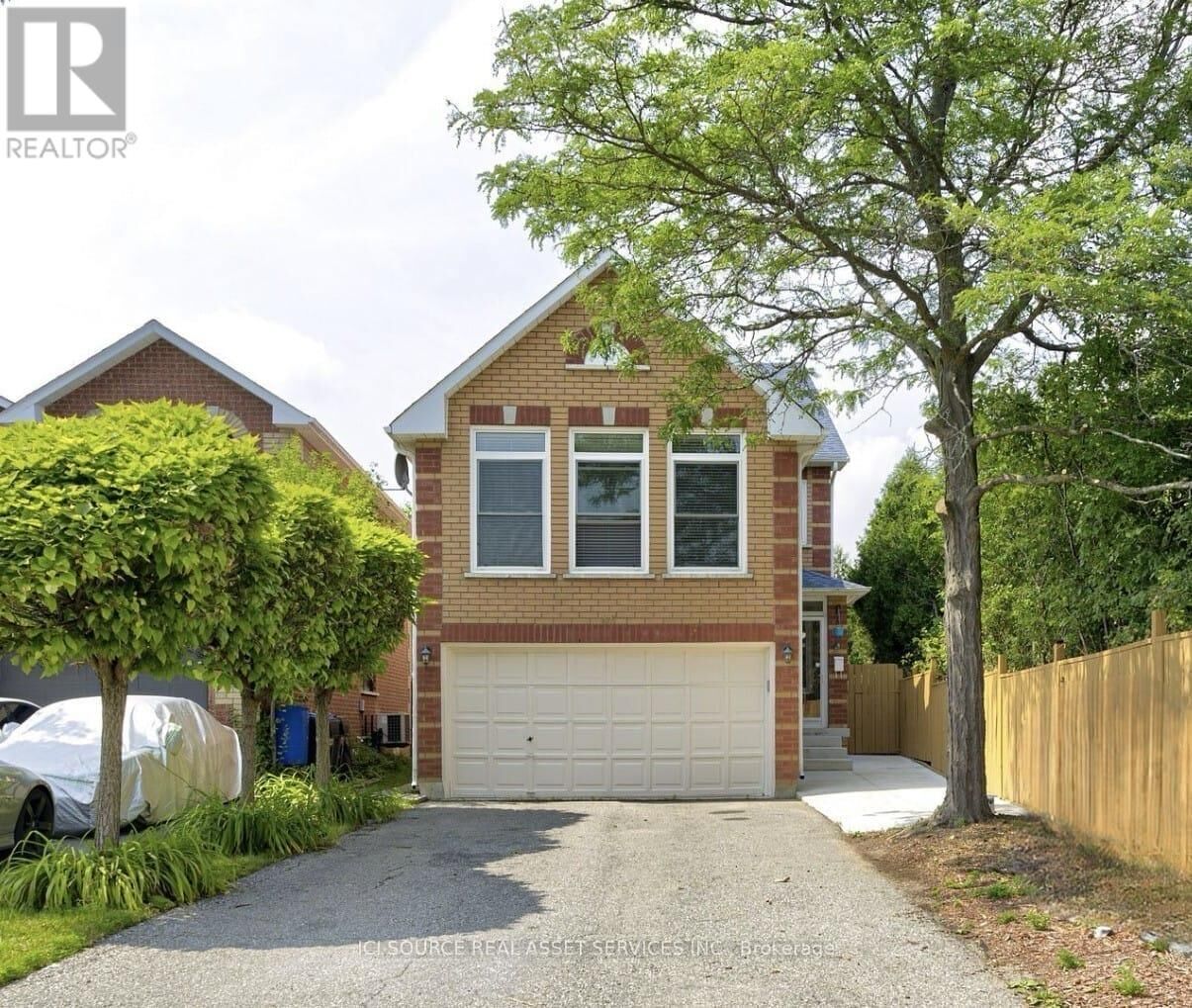 Property Photo:  45 Sunley Crescent Upper  ON L6Y 5B8 