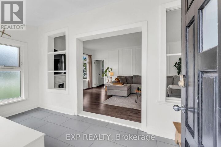 Property Photo:  135 Poplar Avenue  ON L7J 2E3 