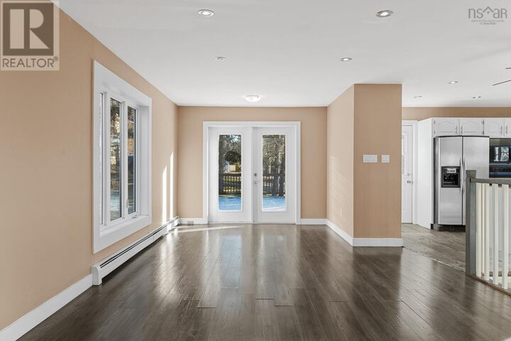 44 Lahey Drive — photo 1