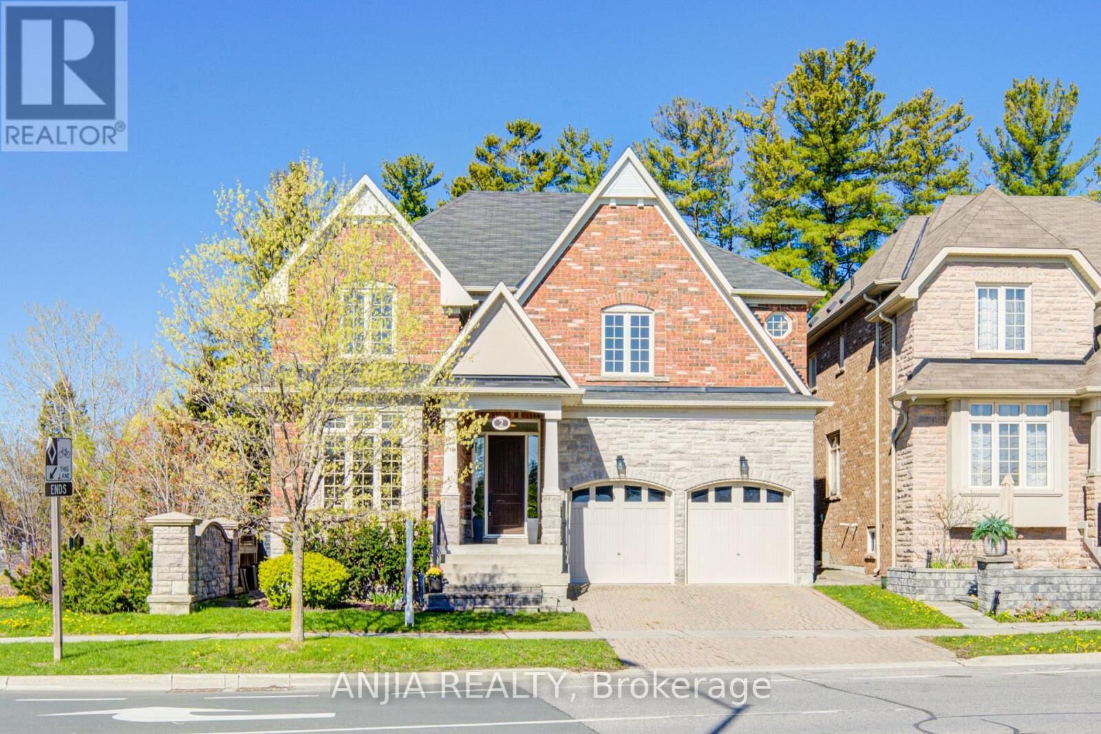Property Photo:  2 Yorkton Boulevard  ON L6C 0J9 