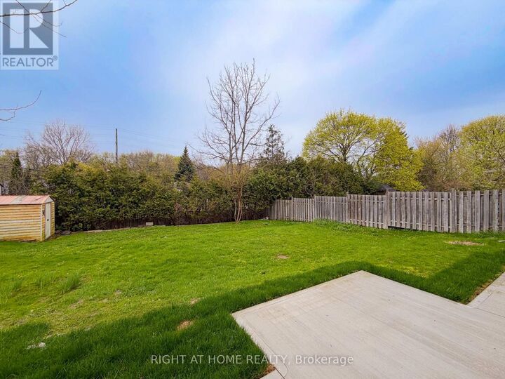 Property Photo:  298 Dover Street Lower  ON L1G 6G6 
