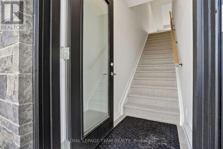 Property Photo:  830 Roger Griffiths Avenue C  ON K2S 3A9 