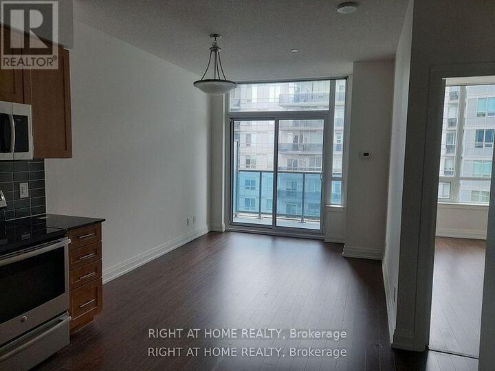 Property Photo:  7165 Yonge Street  ON L3T 0C9 