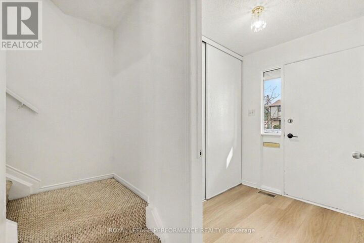 Property Photo:  1641 Meadowbrook Road  ON K1B 4W6 
