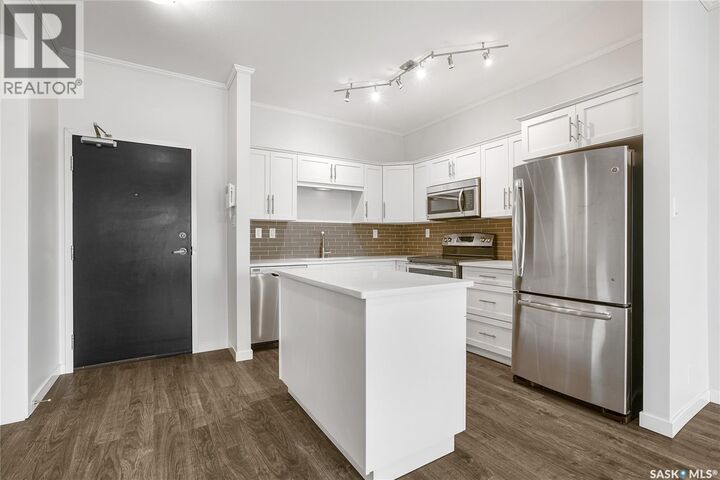 Property Photo:  104 545 Hassard Close  SK S7L 6V3 