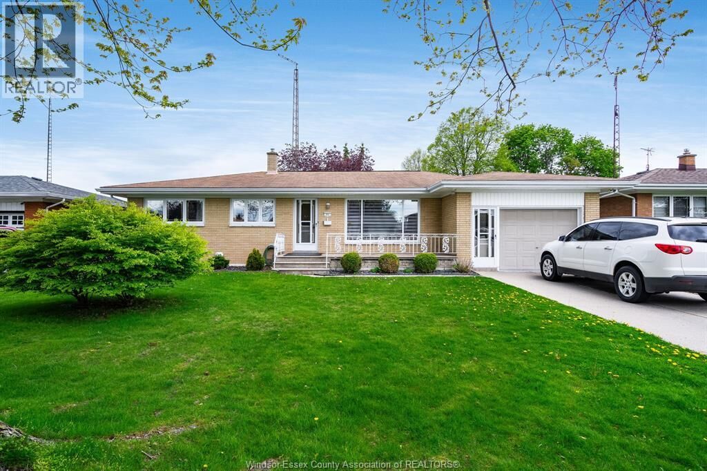 Property Photo:  51 Lutsch  ON N8H 2N5 
