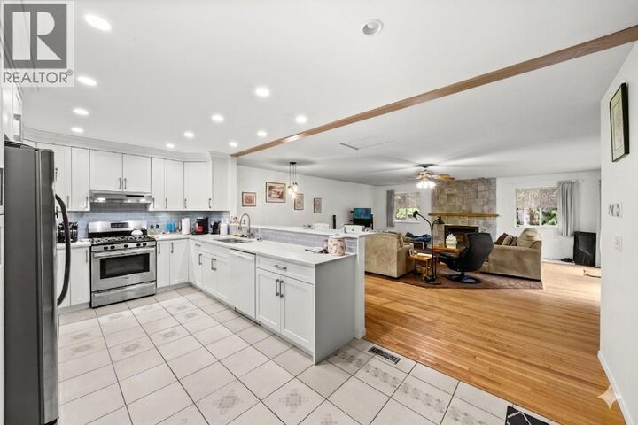 Property Photo:  19607 Somerset Drive  BC V3Y 2L4 