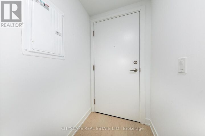Property Photo:  252 Church Street 4805  ON M5B 1Z2 