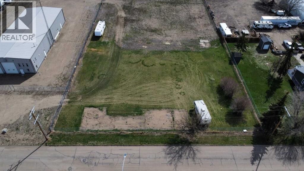 Property Photo:  933 2 Avenue  AB T0J 0B0 