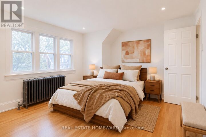 Property Photo:  208 Ontario Street Upper  ON M5A 2V5 