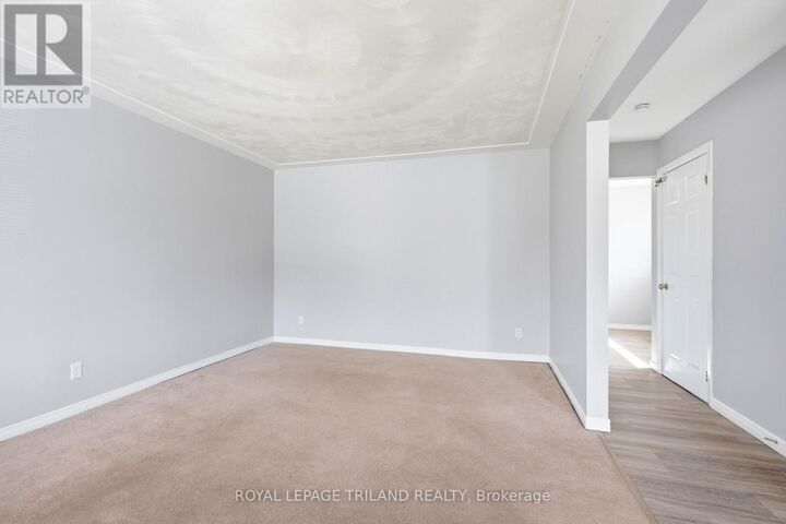 Property Photo:  195B Cedarvale Crescent A  ON N2L 4T3 