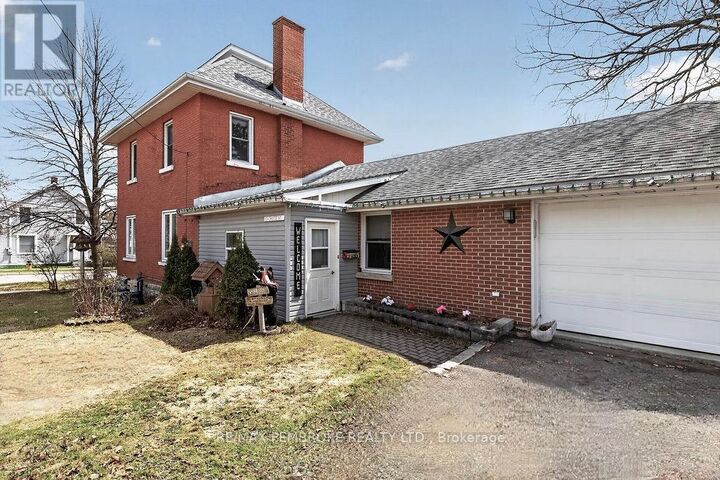 Property Photo:  402 Christie Street  ON K8A 4R9 