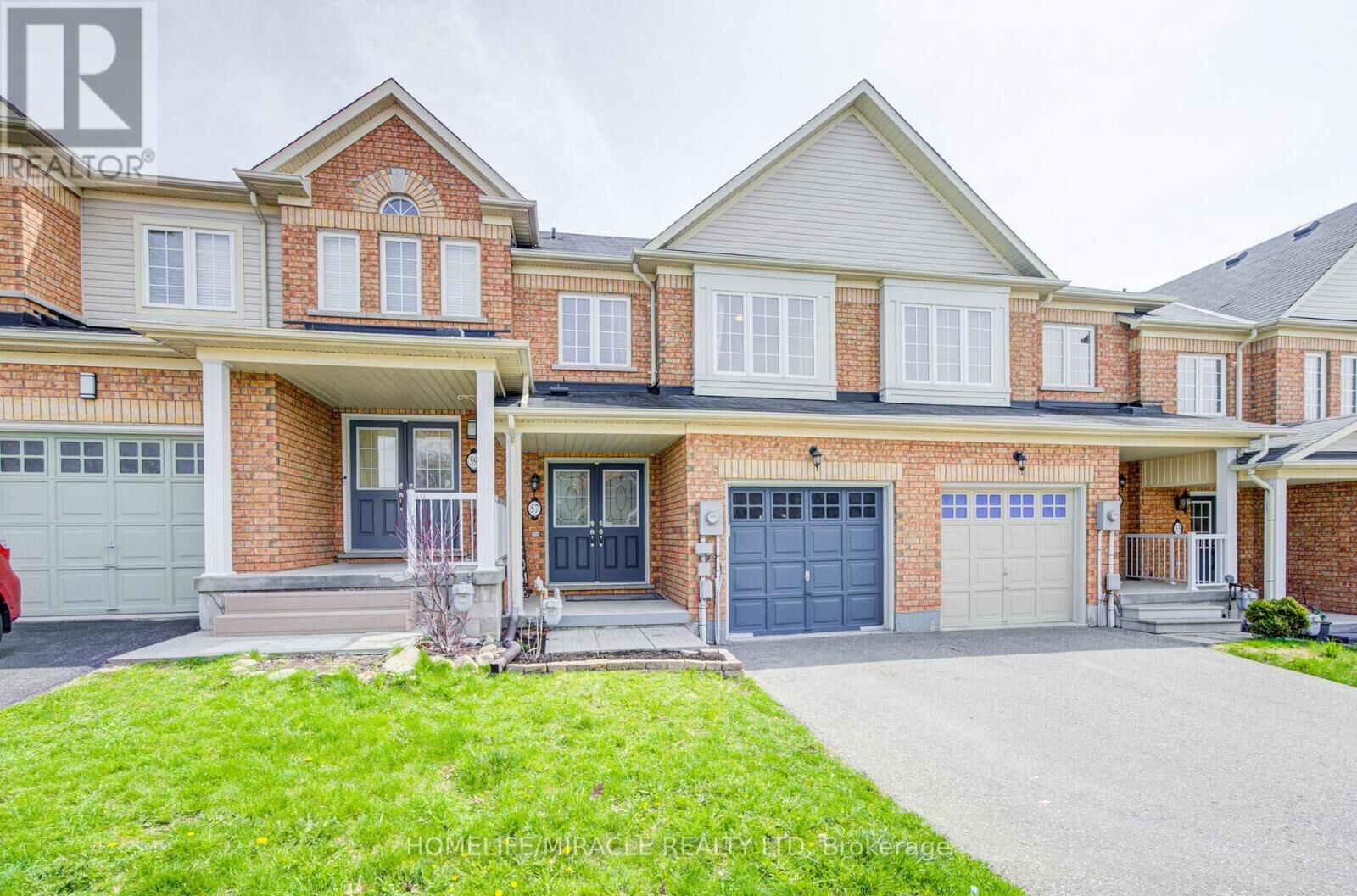 Property Photo:  57 Kersey Crescent  ON L1E 0A5 