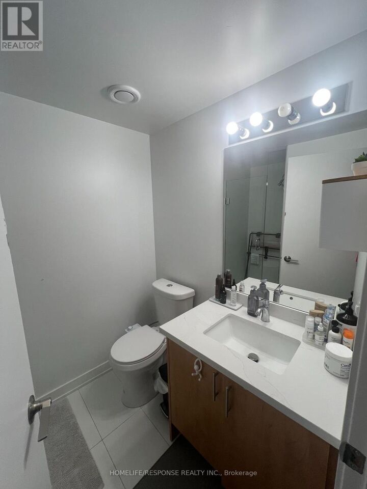 Property Photo:  438 King Street West 1212  ON M5V 3T9 