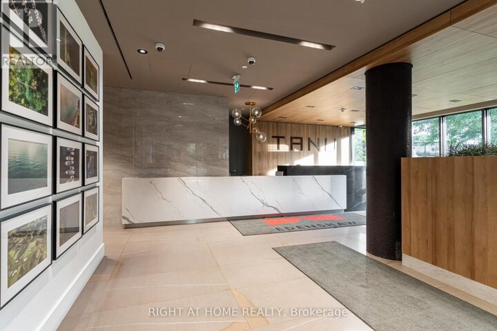 Property Photo:  21 Park Street East 506  ON L5G 0C2 