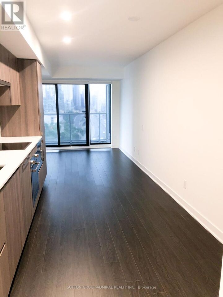 Property Photo: 19 Bathurst Street 1606 ON M5V 0N2