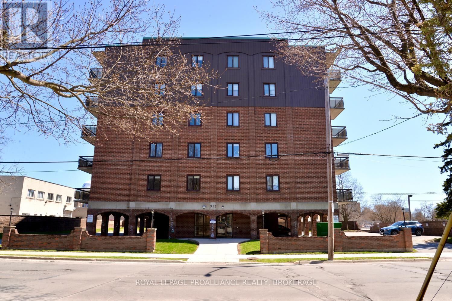 Property Photo:  315 Regent Street 203  ON K7L 4K7 