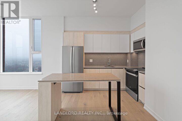 Property Photo:  3100 Keele Street 1210  ON M3M 0E1 