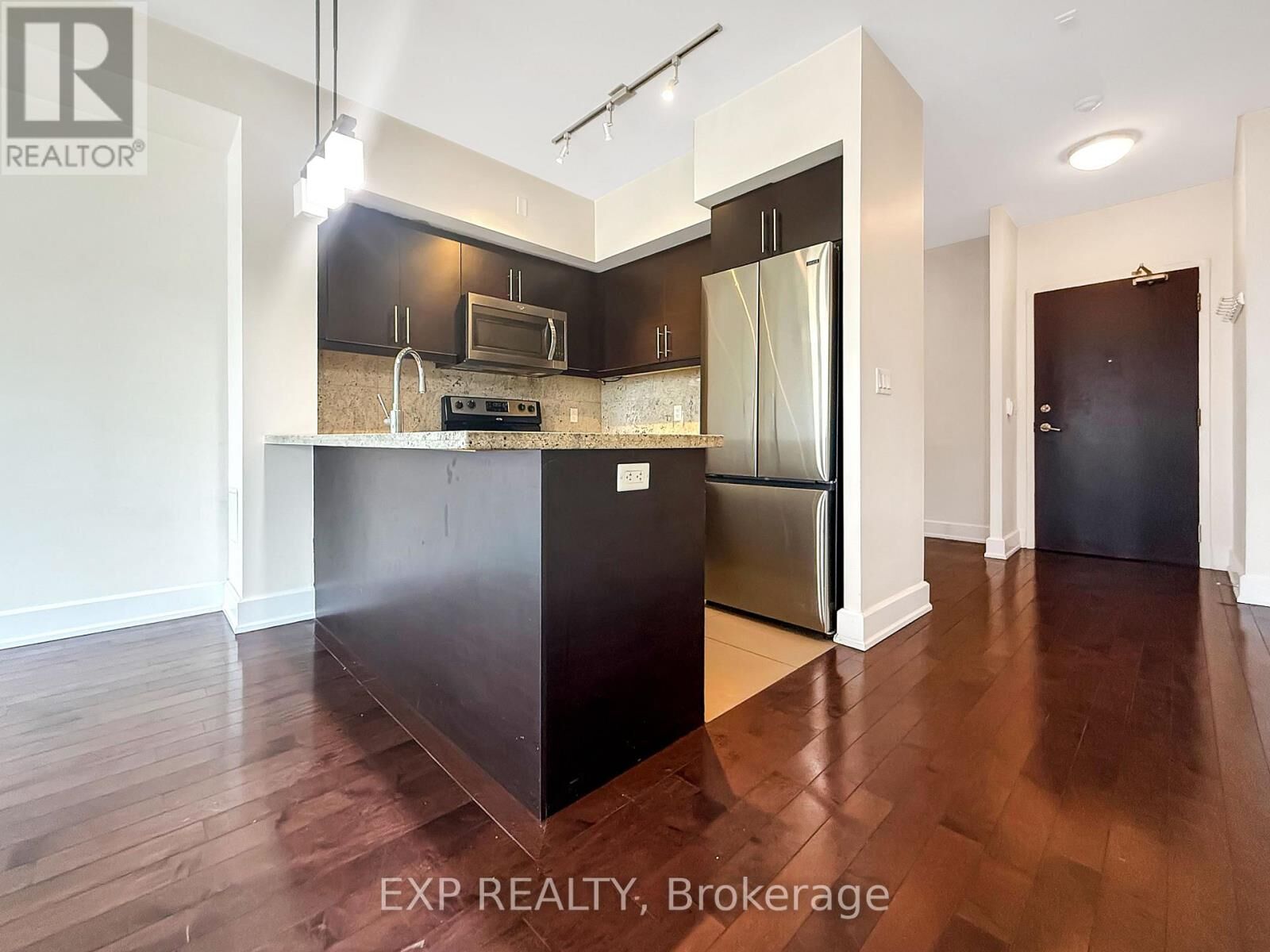 Property Photo:  676 Sheppard Avenue East 612  ON M2K 1B7 