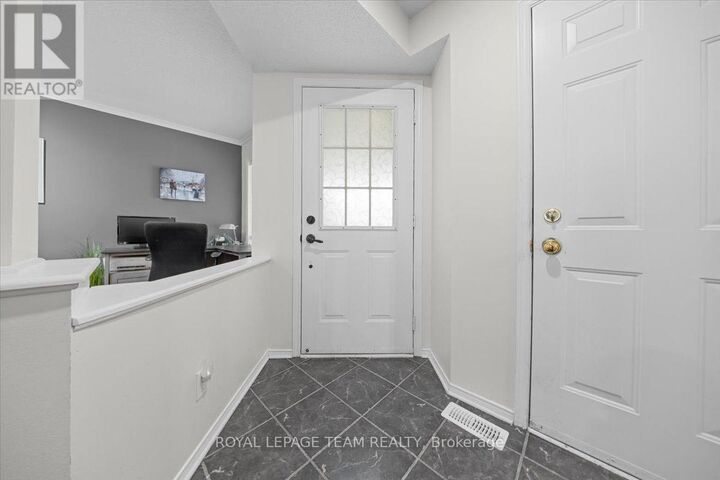 Property Photo:  115 Fairlop Way South  ON K2J 5B6 