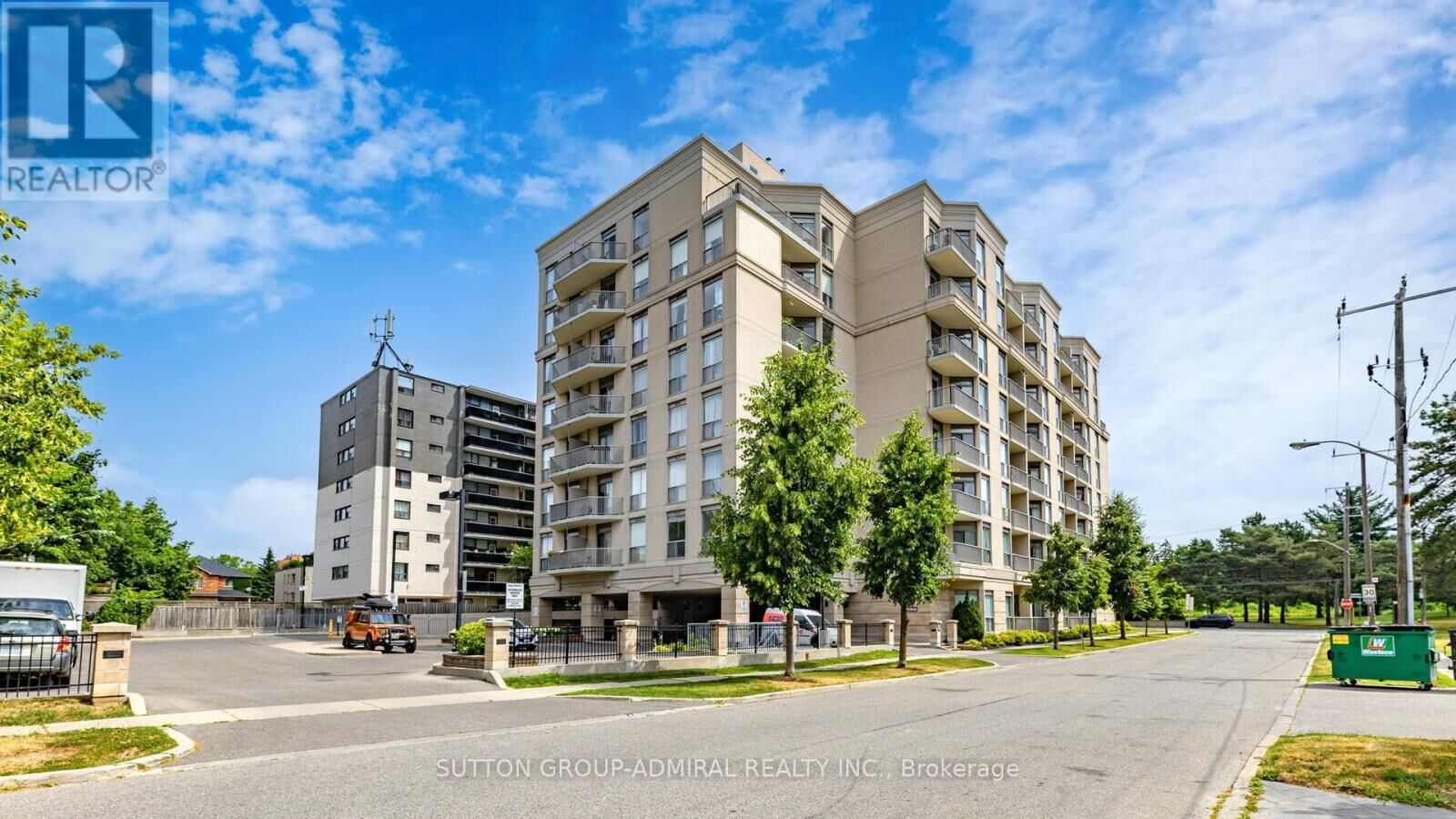 Property Photo:  4200 Bathurst Street 707  ON M3H 6C7 