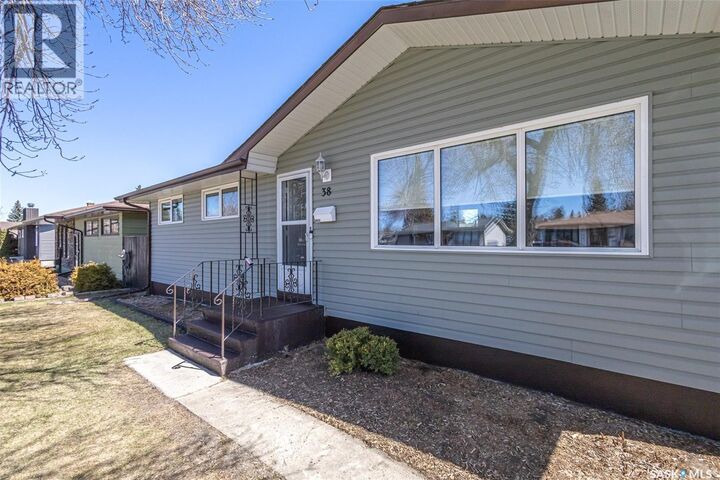 Property Photo:  38 Morris Drive  SK S7L 3T9 