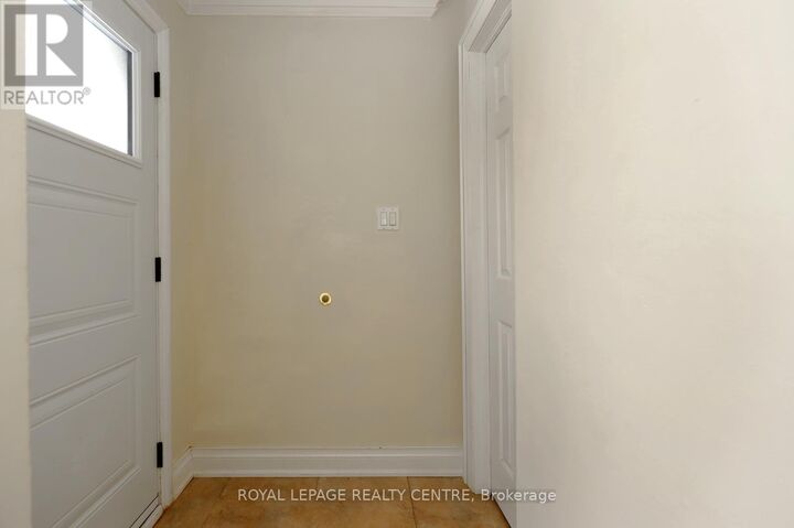 Property Photo:  1021 Cedarglen Gate 16  ON L5C 3A7 