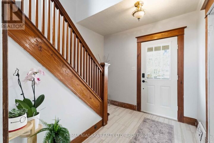 Property Photo:  52 Berryman Avenue  ON L2R 3W9 