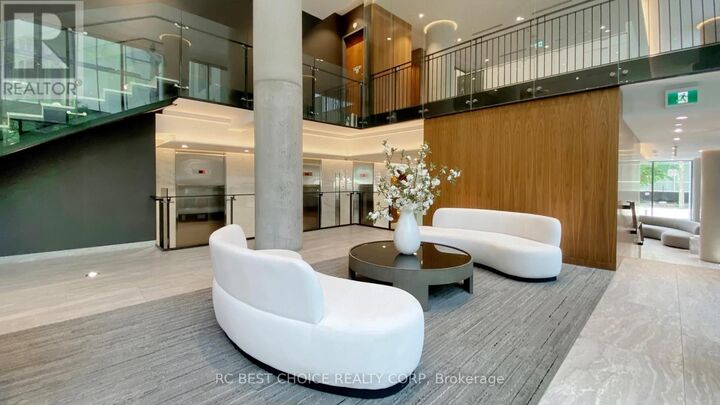 Property Photo:  99 Foxbar Road 1809  ON M4V 0B2 