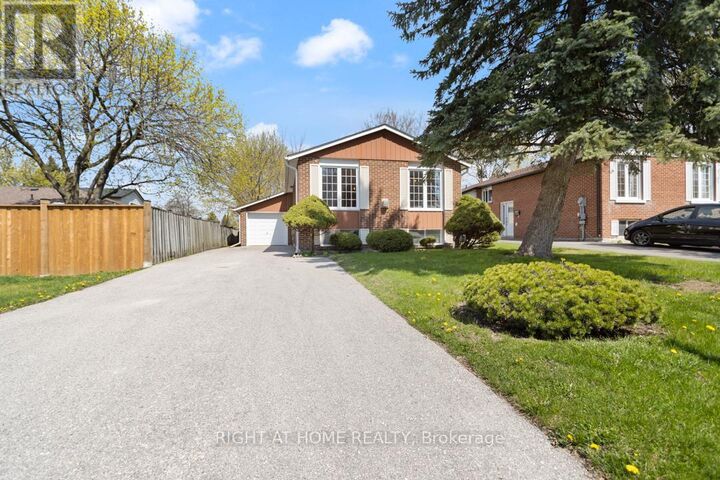 Property Photo:  169 William Roe Boulevard  ON L3Y 1B4 