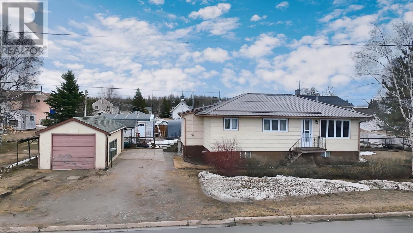 Property Photo:  110 Beamish Ave W  ON P0T 1M0 