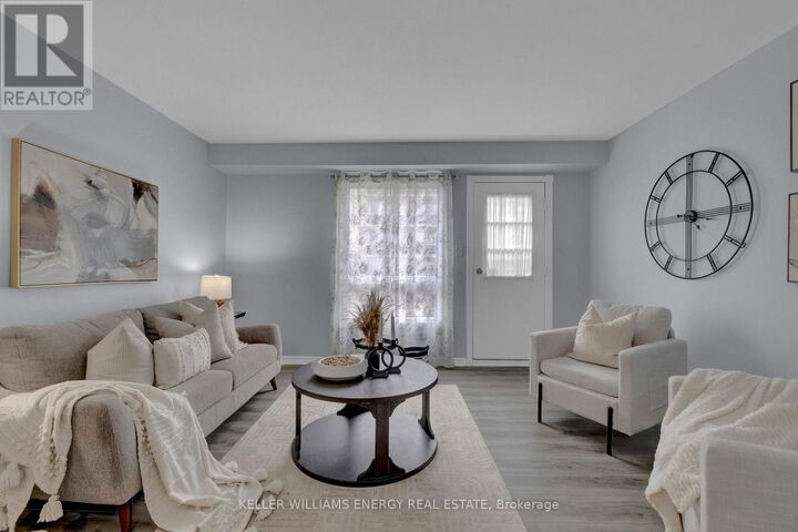 Property Photo:  960 Glen Street Unit#20  ON L1J 6E8 