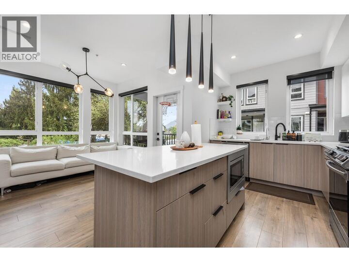 Property Photo:  11851 232 Street 33  BC V2X 6S8 