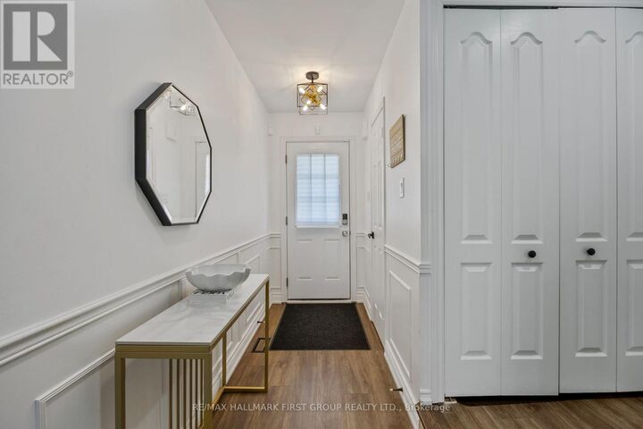 Property Photo:  10 Bassett Boulevard 216  ON L1N 9C8 