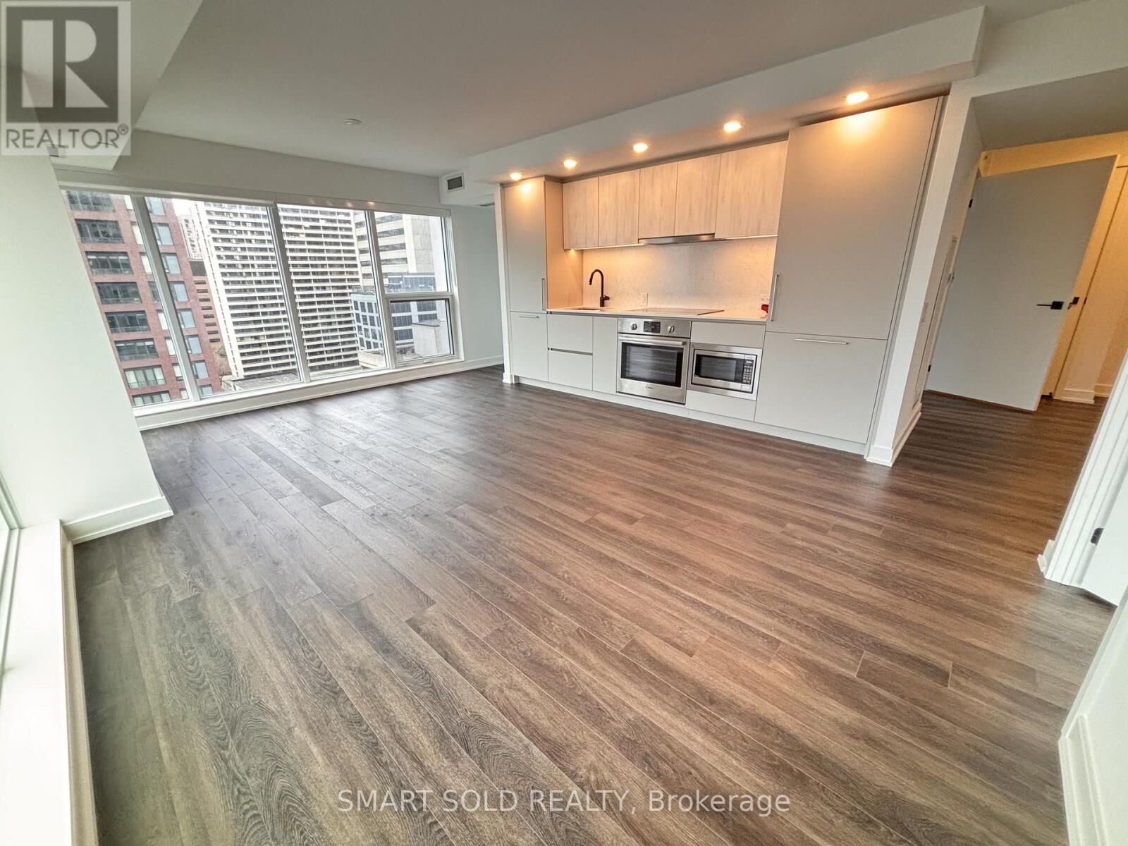 Property Photo:  603 Sherbourne Street 1402  ON M4X 1K7 