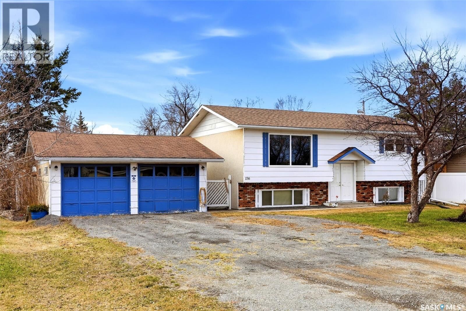 Property Photo:  136 Lillis Avenue  SK S0G 3E0 