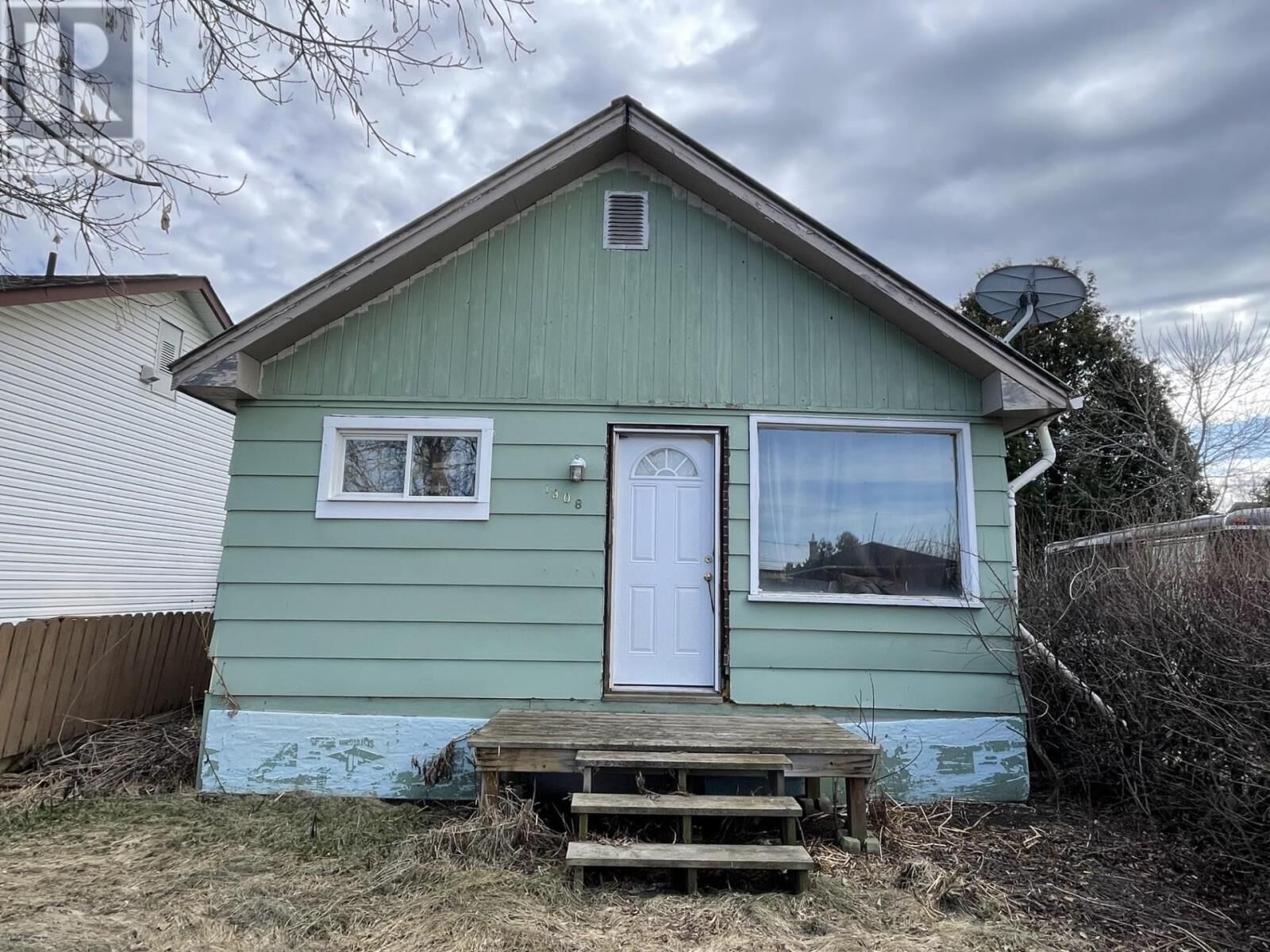 Property Photo:  1308 Francis St W  ON P7E 4G3 