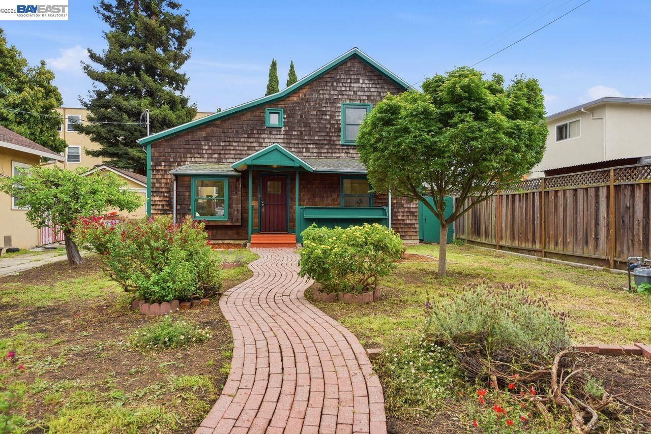 Property Photo:  359 Parrott St  CA 94577 