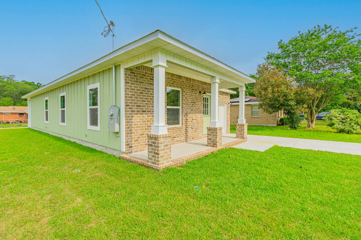 Property Photo:  7111 McAdam Court  FL 32504 