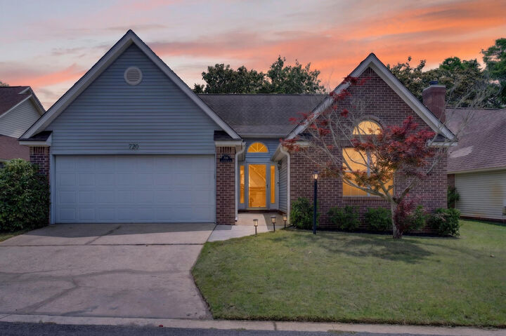 Property Photo:  720 Putter Drive  FL 32578 