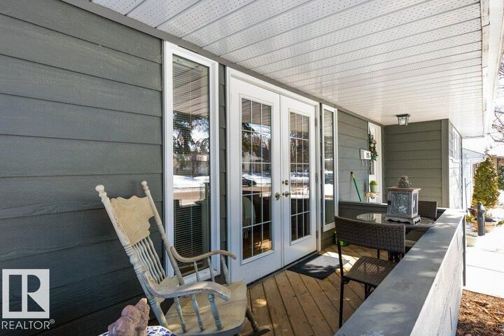 Property Photo:  25 Mount Royal Drive  AB T8N 1J3 