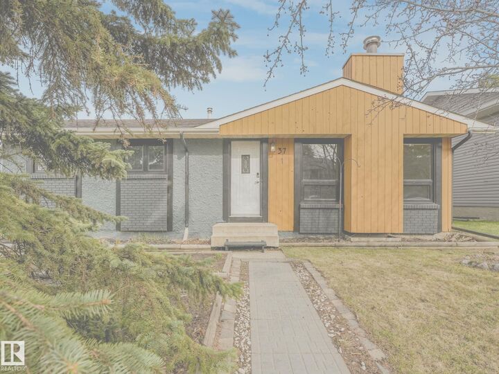 Property Photo:  37 Woodstock Drive  AB T8A 4C4 