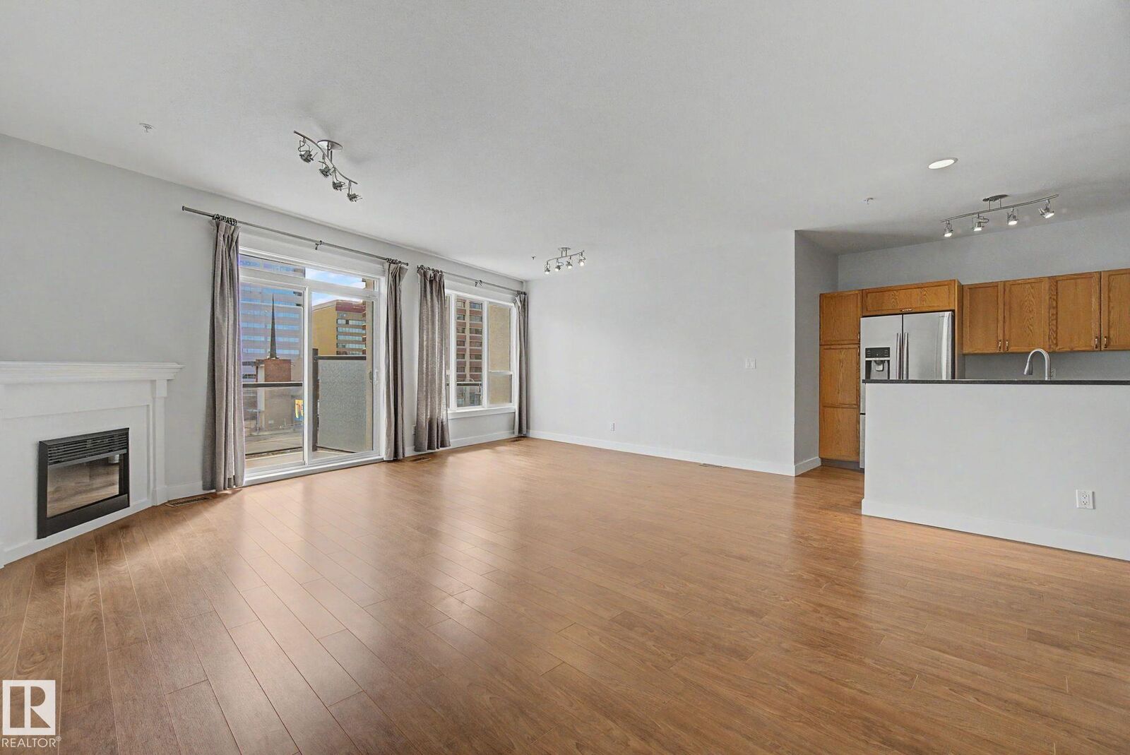 Property Photo:  10033 110 Street NW 411  AB T5K 1J5 